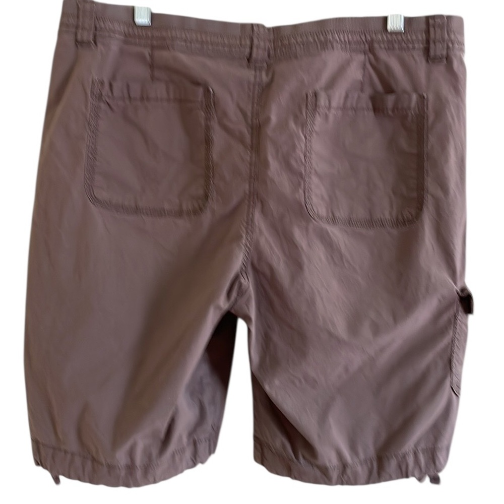 ST. JOHN’S BAY KHAKI GREEN CARGO SHORTS Size 14 - Picture 3 of 13